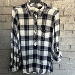 Blue and White Cuffed Sleeve Button Down Shirt with Notched Collar